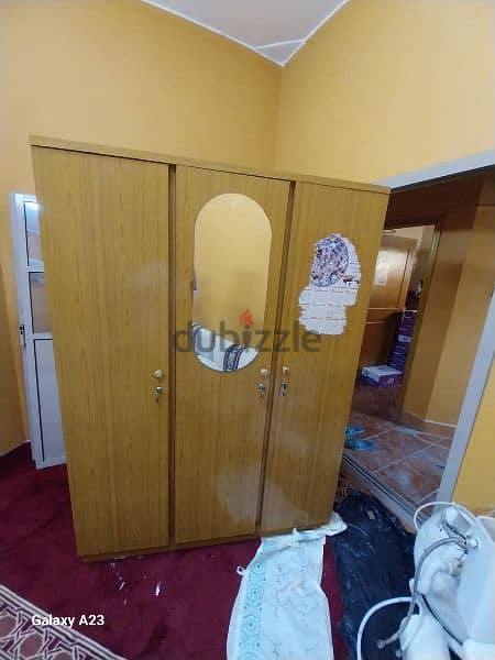 3 door cupboard. call & WhatsApp +973 3417 1814 1