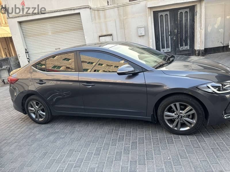 Hyundai Elantra 2018 4