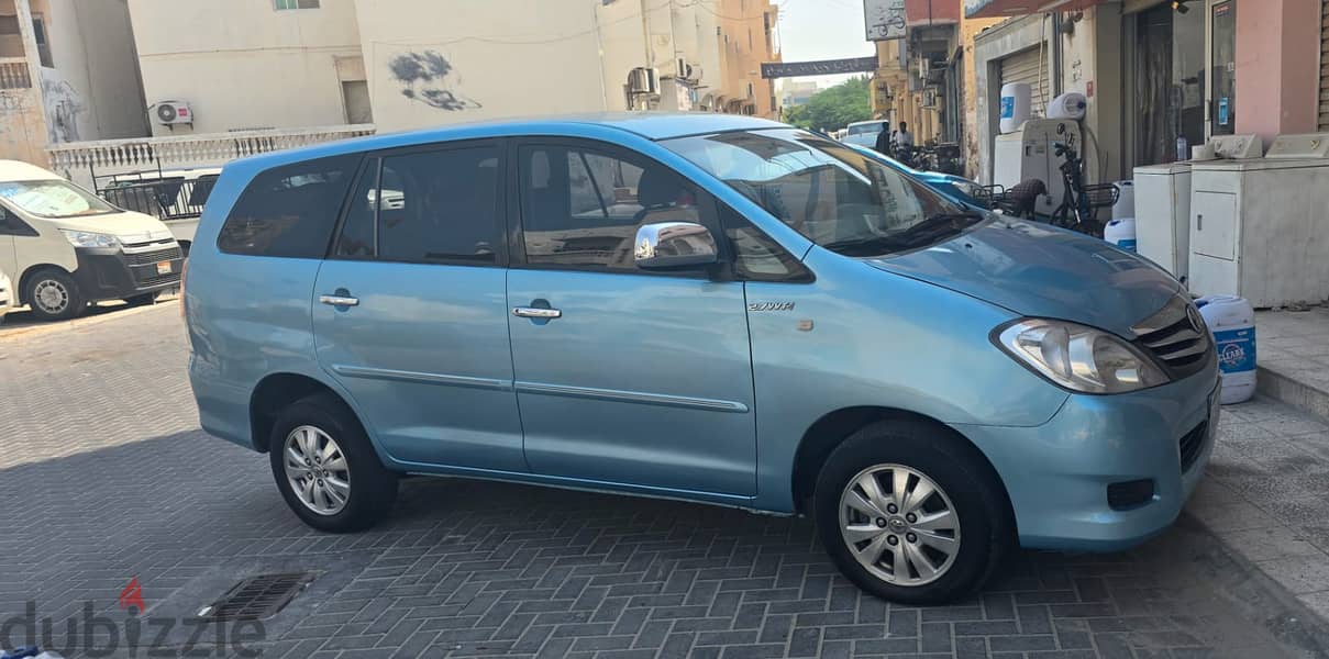 Toyota Innova 2010 2