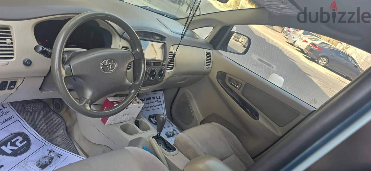 Toyota Innova 2010 4