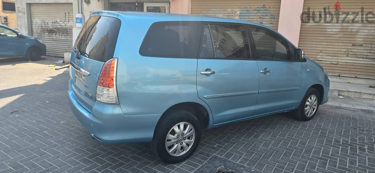 Toyota Innova 2010 6