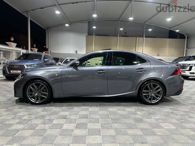 Lexus IS-Series 2018 13