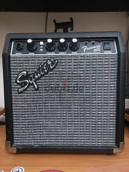 BOSS ME25 & AMPLIFIER SQUIER 10G 1