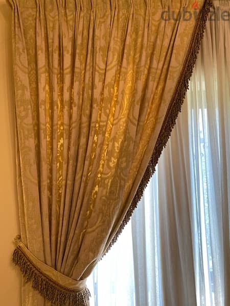 Curtains with chiffon, railings and hooks 6