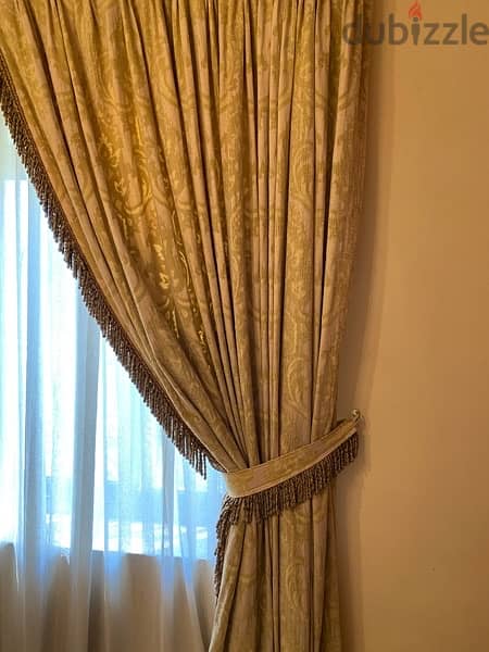 Curtains with chiffon, railings and hooks 7