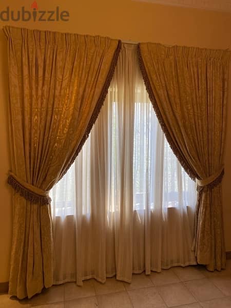 Curtains with chiffon, railings and hooks 8