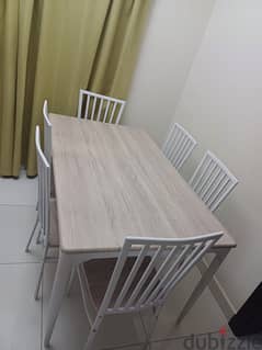 Dining table for sale, with 6 chair in excellent condition