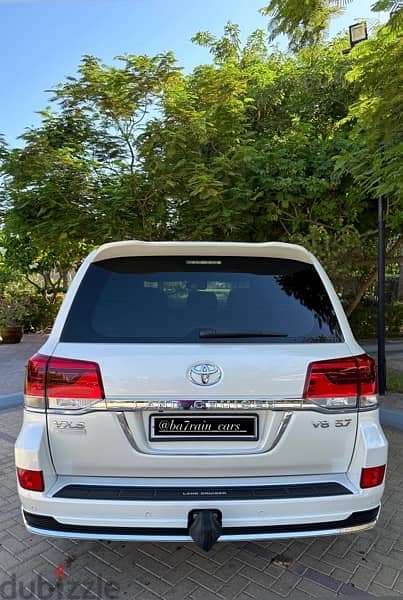 Toyota Land Cruiser 2018 VXS 77km only 3