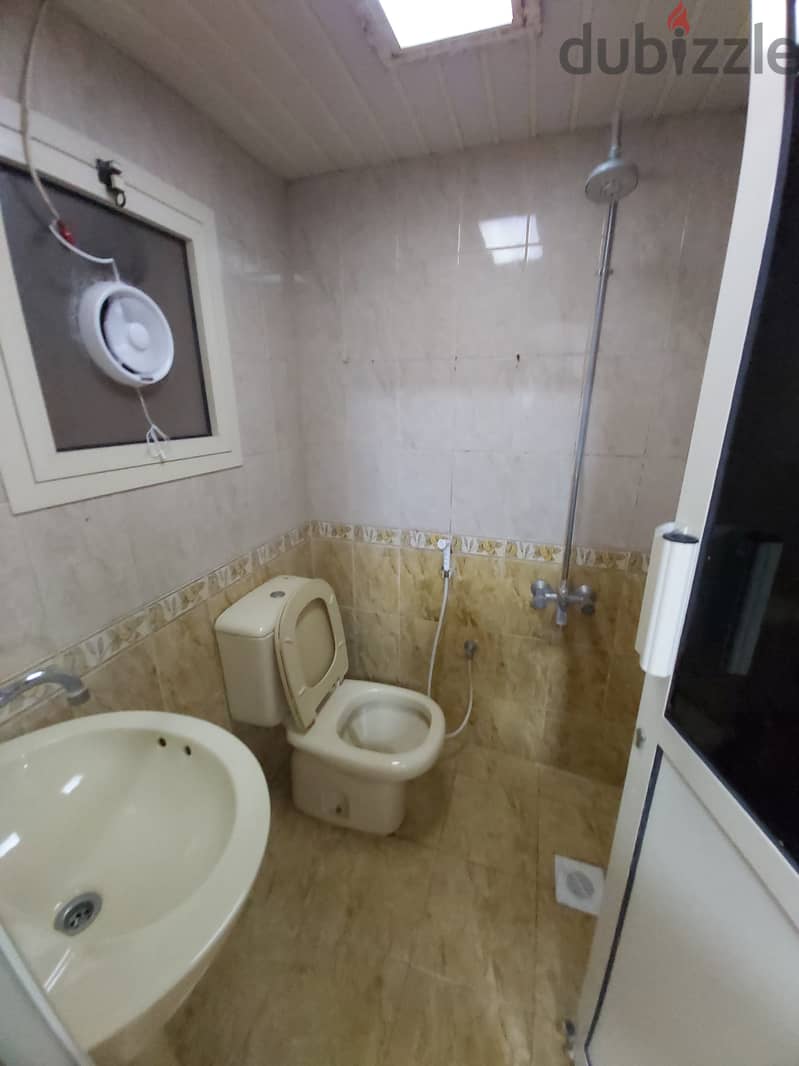 Flat for rent in bani jamrah near budaiya. 9