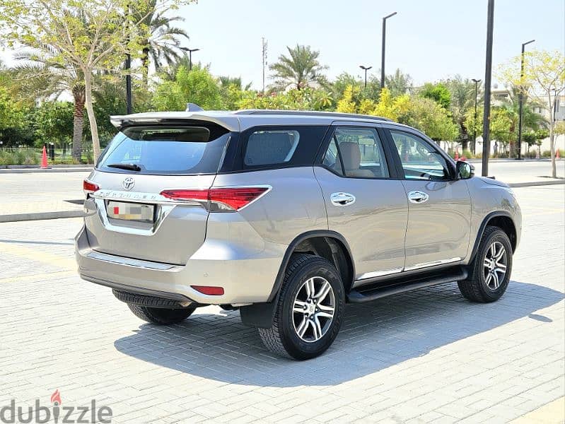 TOYOTA FORTUNER 2019 AGENCY MAINTAINED SINGLE OWNER 4