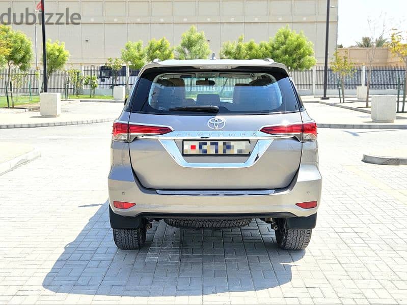 TOYOTA FORTUNER 2019 AGENCY MAINTAINED SINGLE OWNER 5