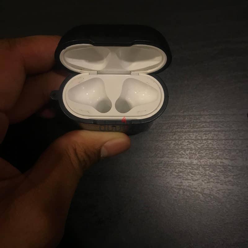 Apple AirPods 11