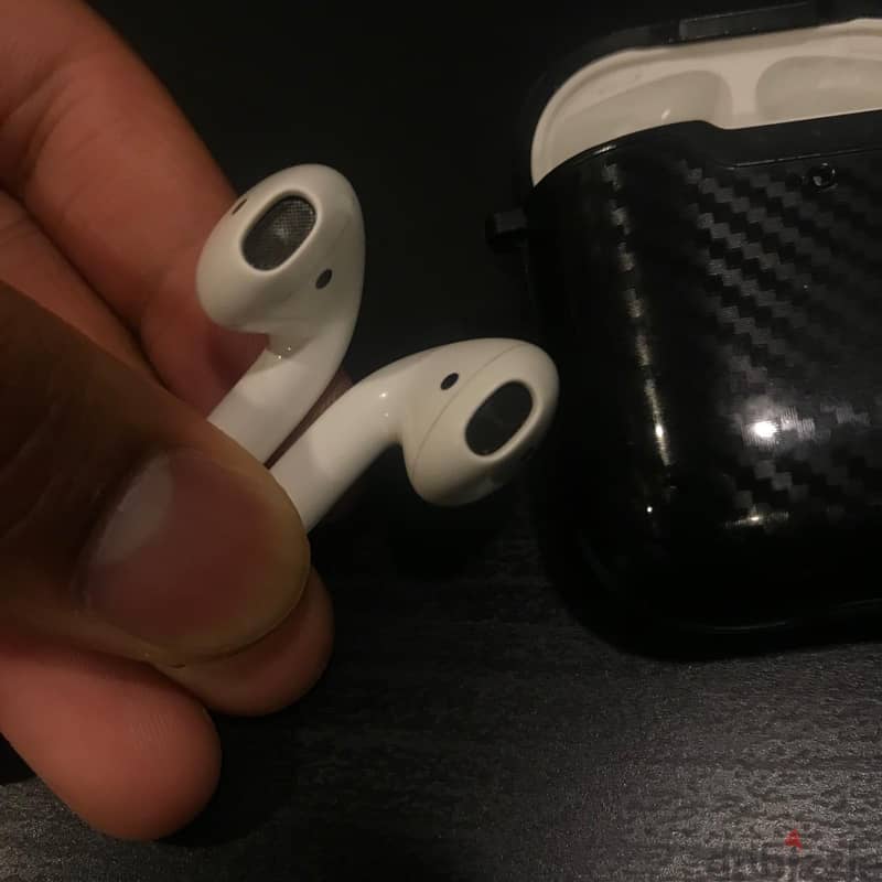 Apple AirPods 13