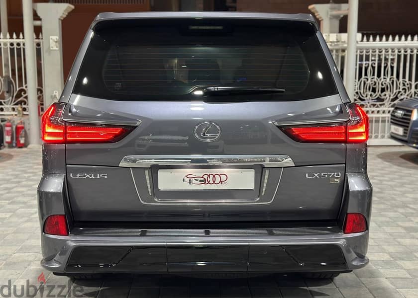 Lexus LX-Series 2016 9