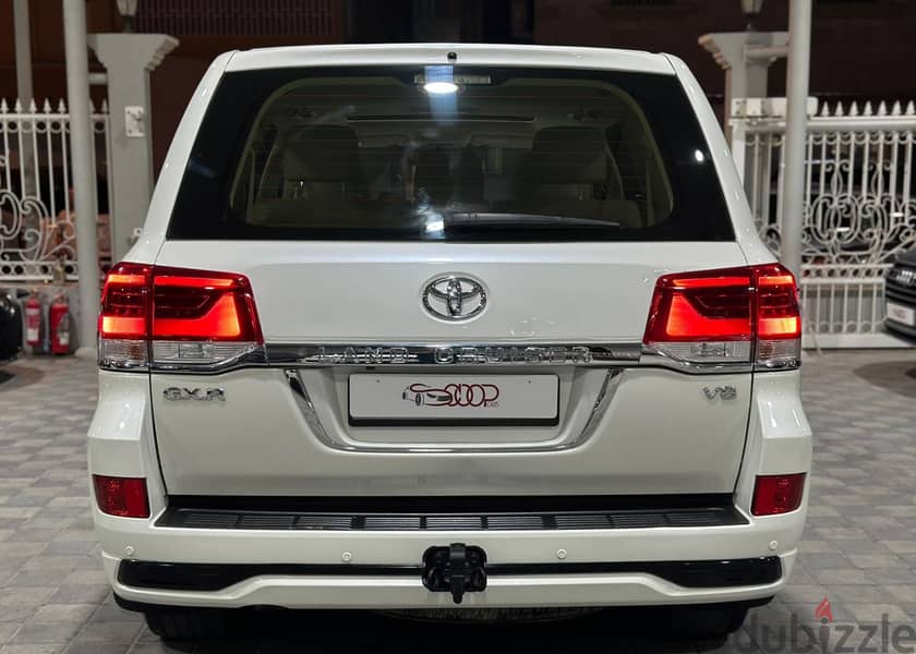 Toyota Land Cruiser 2018 10