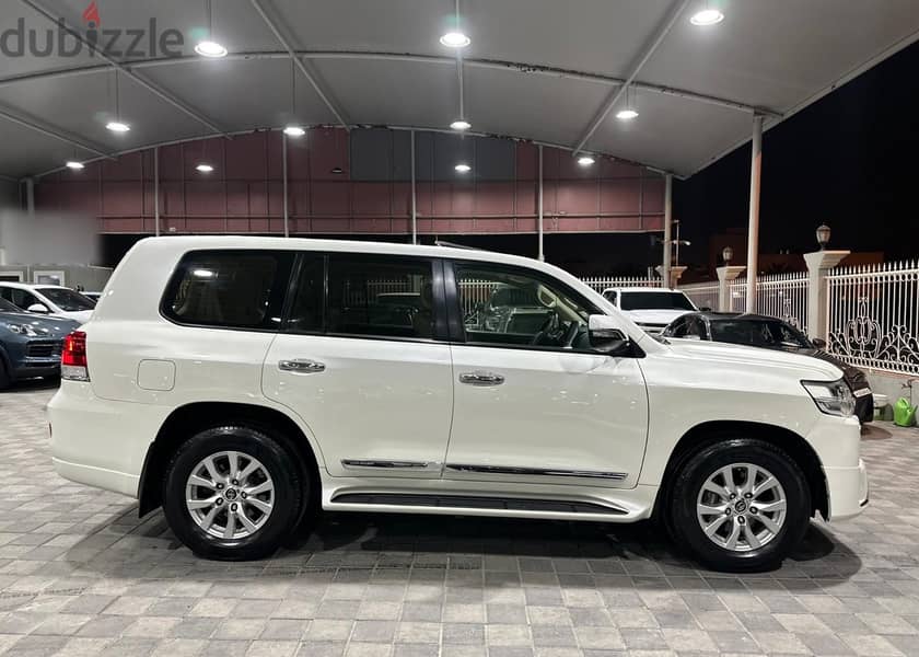 Toyota Land Cruiser 2018 14