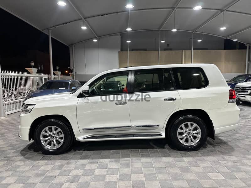 Toyota Land Cruiser 2018 15