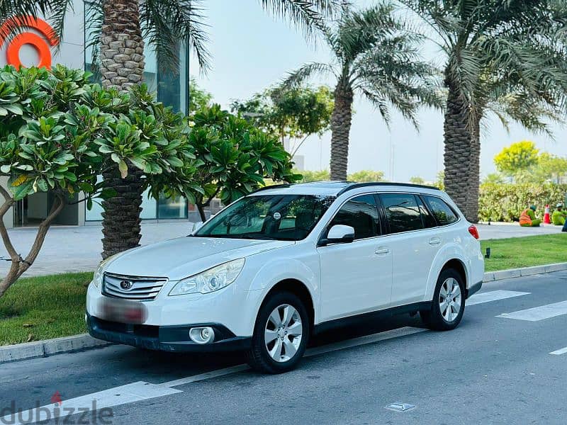 Subaru Outback 2012 model. Full option sunroof. Excellent condition 2