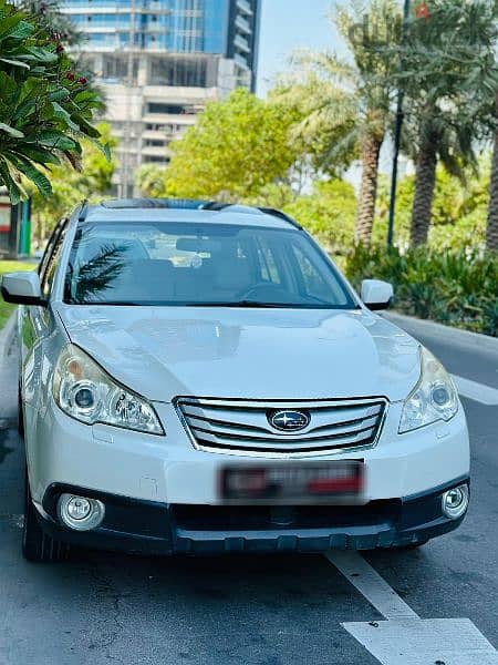 Subaru Outback 2012 model. Full option sunroof. Excellent condition 3