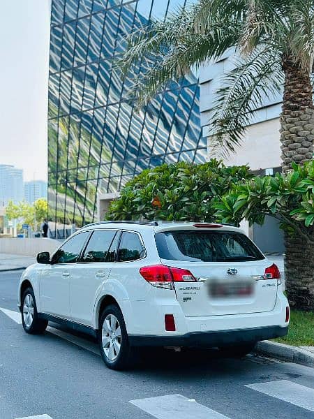 Subaru Outback 2012 model. Full option sunroof. Excellent condition 5