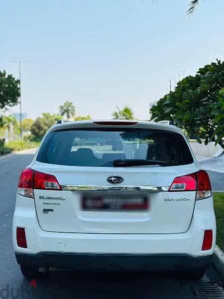 Subaru Outback 2012 model. Full option sunroof. Excellent condition 10