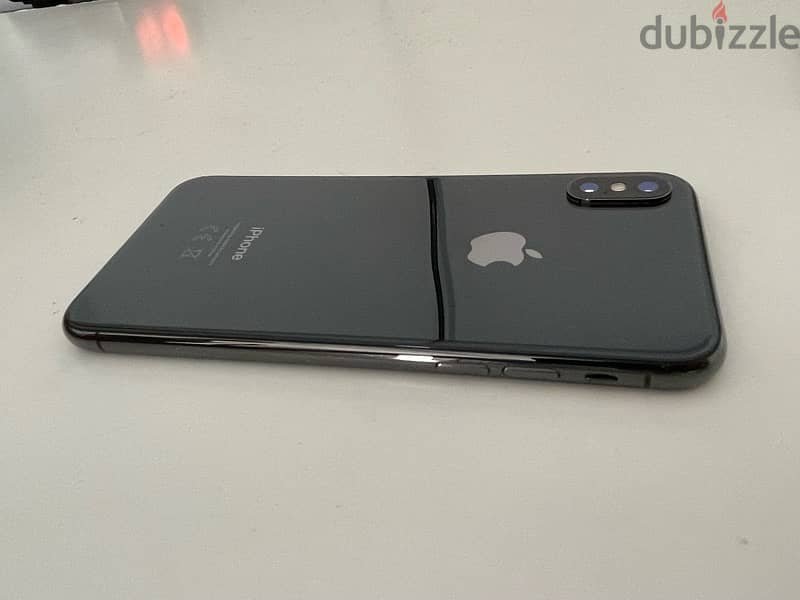 iPhone X 64GB- Clean & no scratches 1