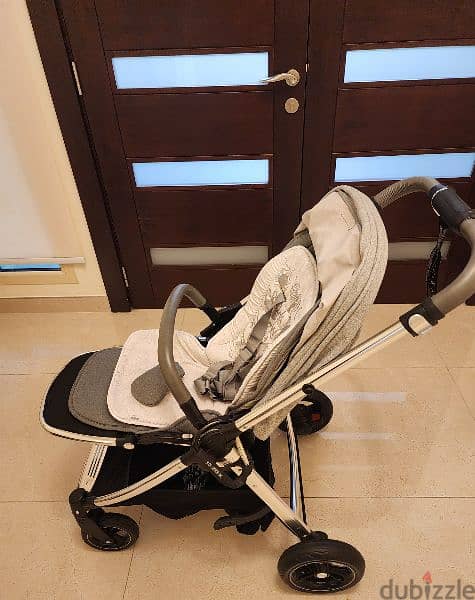 Car seat and stroller 1