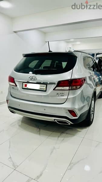 Hyundai Santa Fe 2017 1