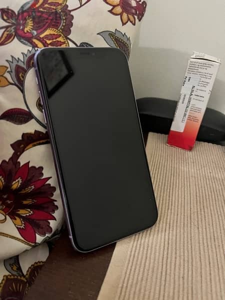 IPHONE 11 64 GB 1