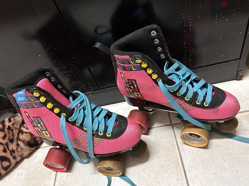 roller skates 0