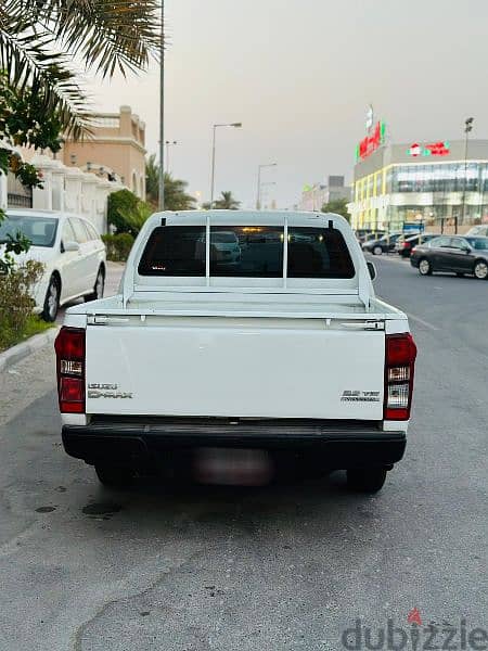 Isuzu D-Max 2020. Single owner used pickup. Zero accident. 9