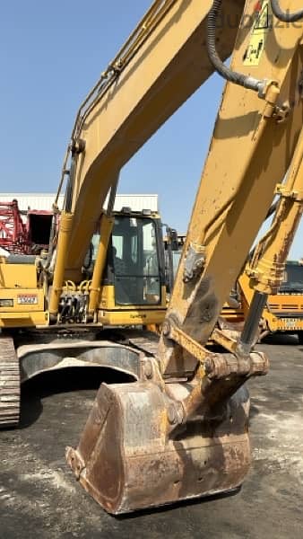 Excavator Kumatsu حفار بوكلين كوماتسو