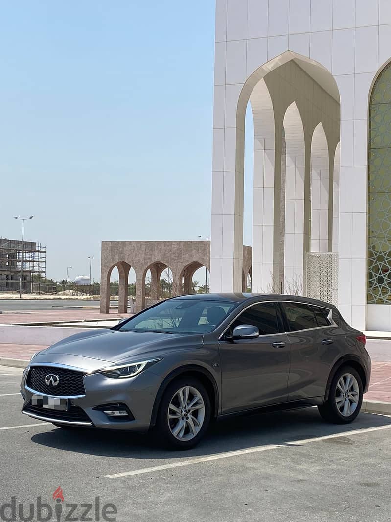 Infiniti Q30 2018 1