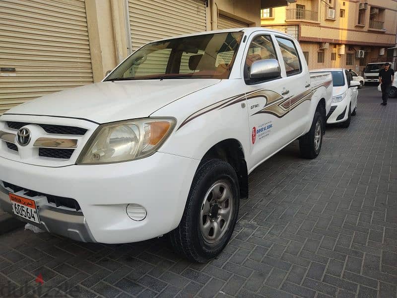 Toyota Hilux 2