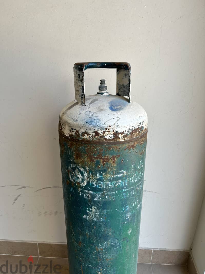 Gas Cylinder 1