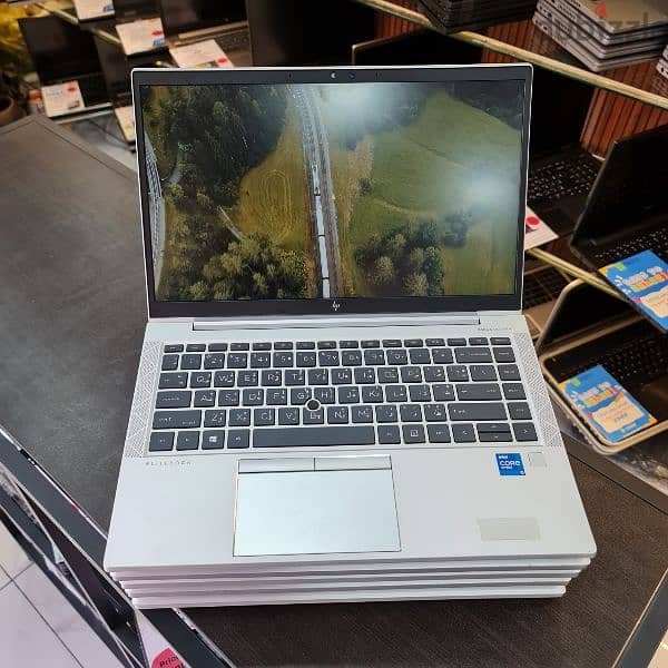 HP Elitebook 840 G8
Core i5-11th Gen 1