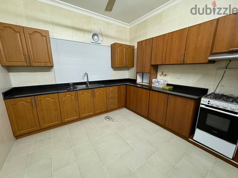 Very spacious and affordable 3 bedroom apartment 9