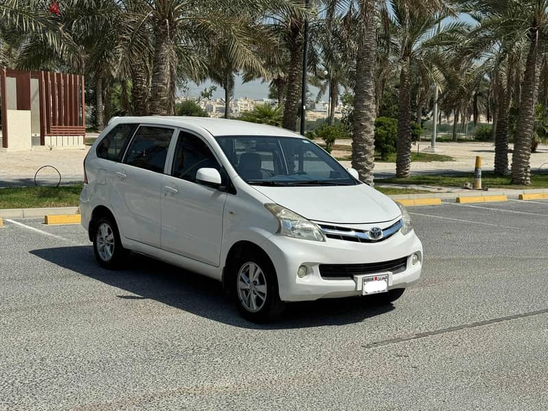 Toyota avanza 2015 white 0