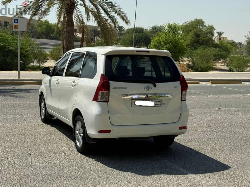 Toyota avanza 2015 white 5