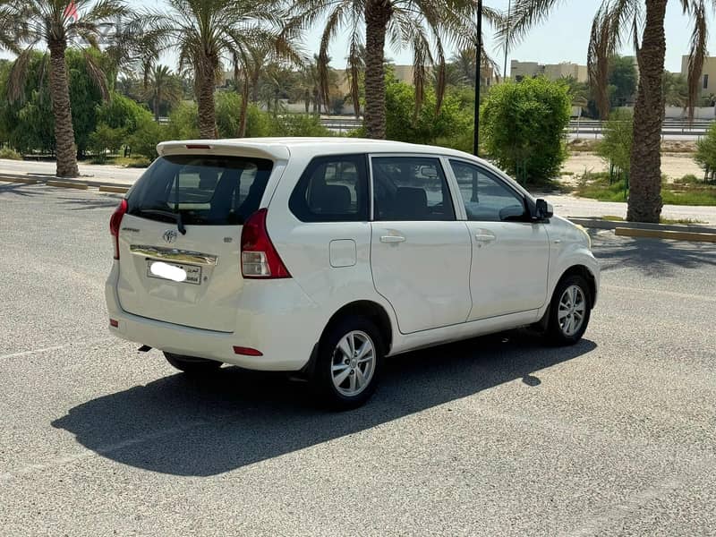 Toyota avanza 2015 white 6