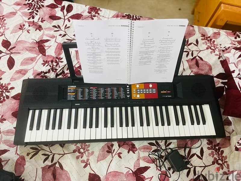 Yamaha Key Board PSRF51 with Travel Bag 3