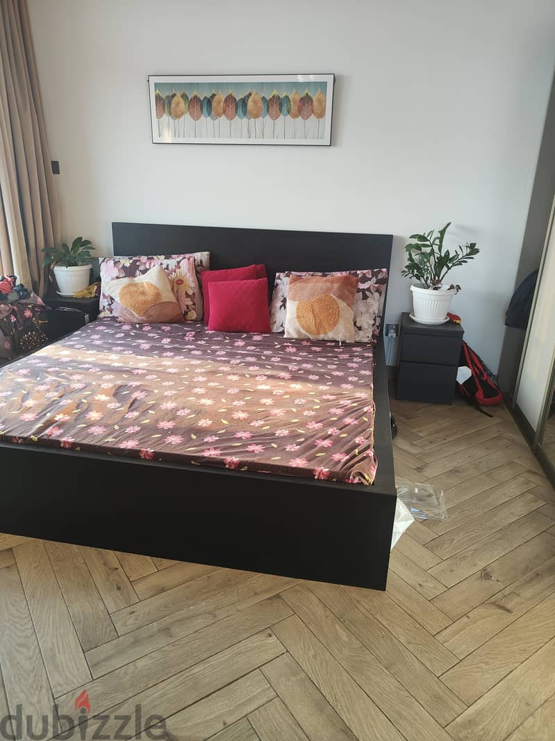 King size bed for sale 1