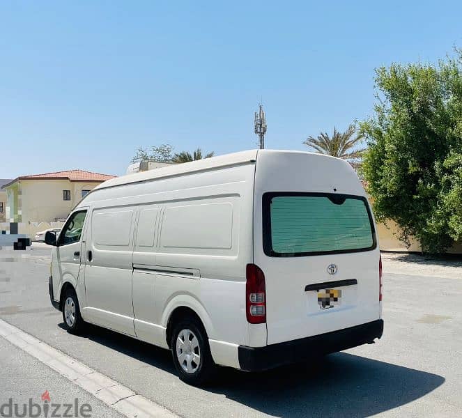 Toyota Hiace 2010 3