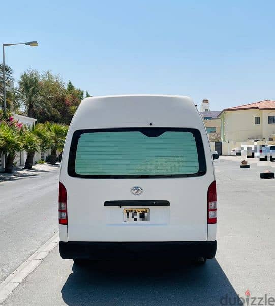 Toyota Hiace 2010 6