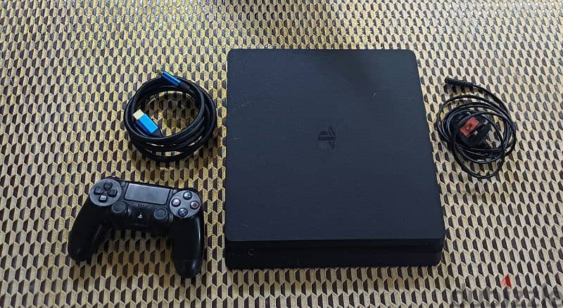 للبيع ps4 slim 1t 0