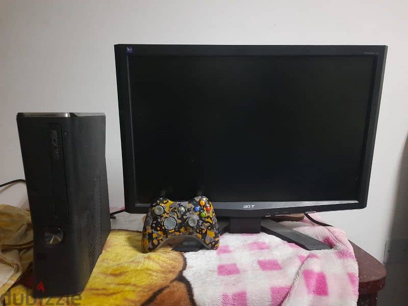 Xbox 360 with 130+ games and a tv for sale in Bahrain 0