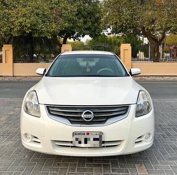 Nissan Altima 2012 4