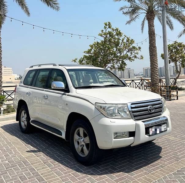 Toyota Land Cruiser VX-R 5.7L 2011 1