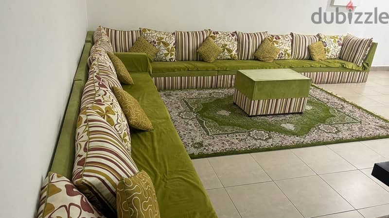 sofa 14 Seater with table and carpet 2