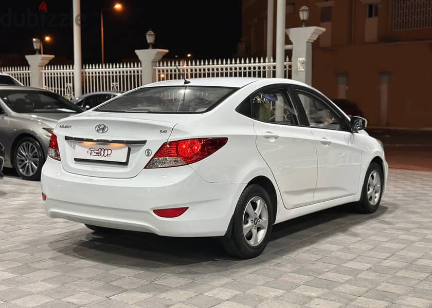 Hyundai Accent 2017 9